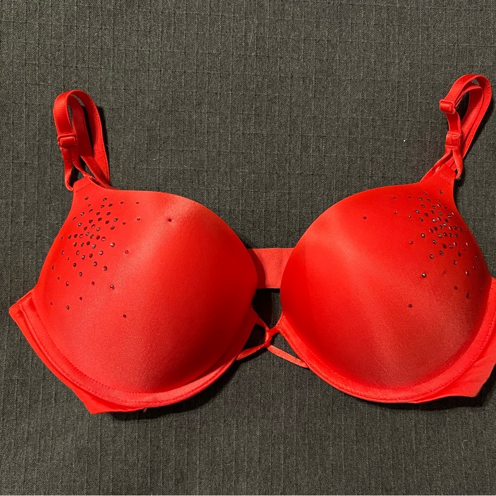 New ! Still in packaging! VS Bra